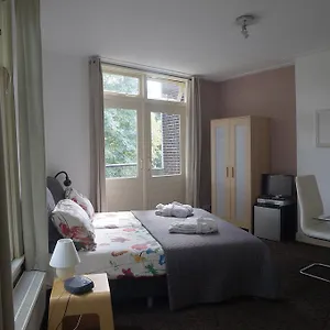 Bed & Breakfast Tussen Spoor En Singel, Utrecht